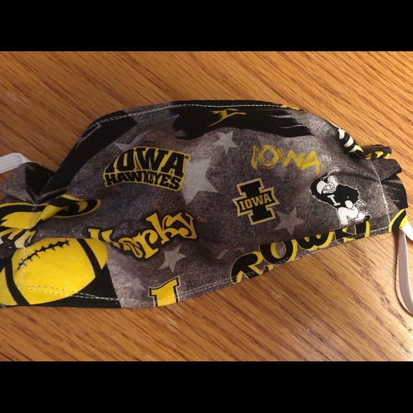 Iowa Face Mask - Picture 1 of 2